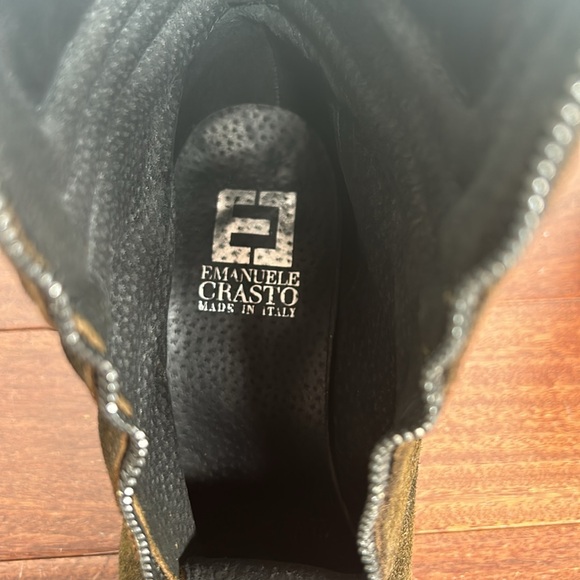 Emanuele Crasto suede zip booties | khaki - Picture 11 of 13